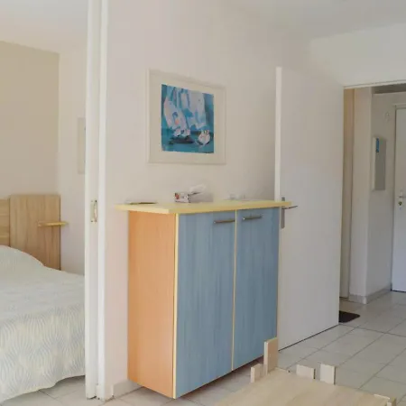Apartment Golfe Juan, 2 Pieces, 4 Personnes - Fr-1-252-132 *